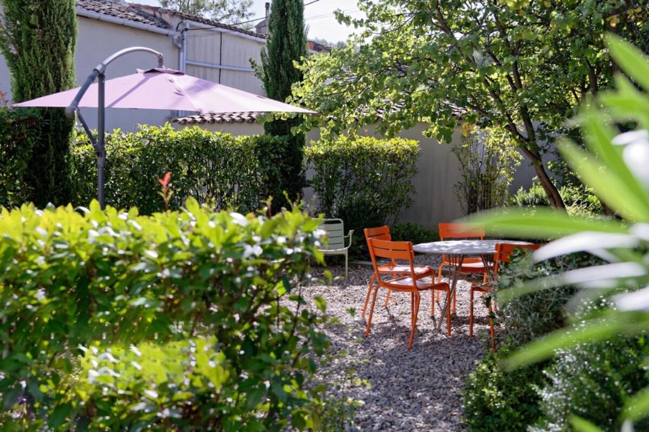 Private Furnished Apartment With All Comfort Has A Garden In A Green Space Meyreuil Luaran gambar
