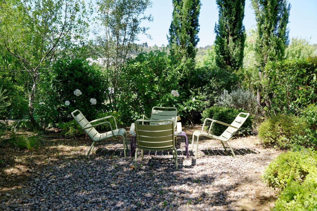 Private Furnished Apartment With All Comfort Has A Garden In A Green Space Meyreuil Luaran gambar